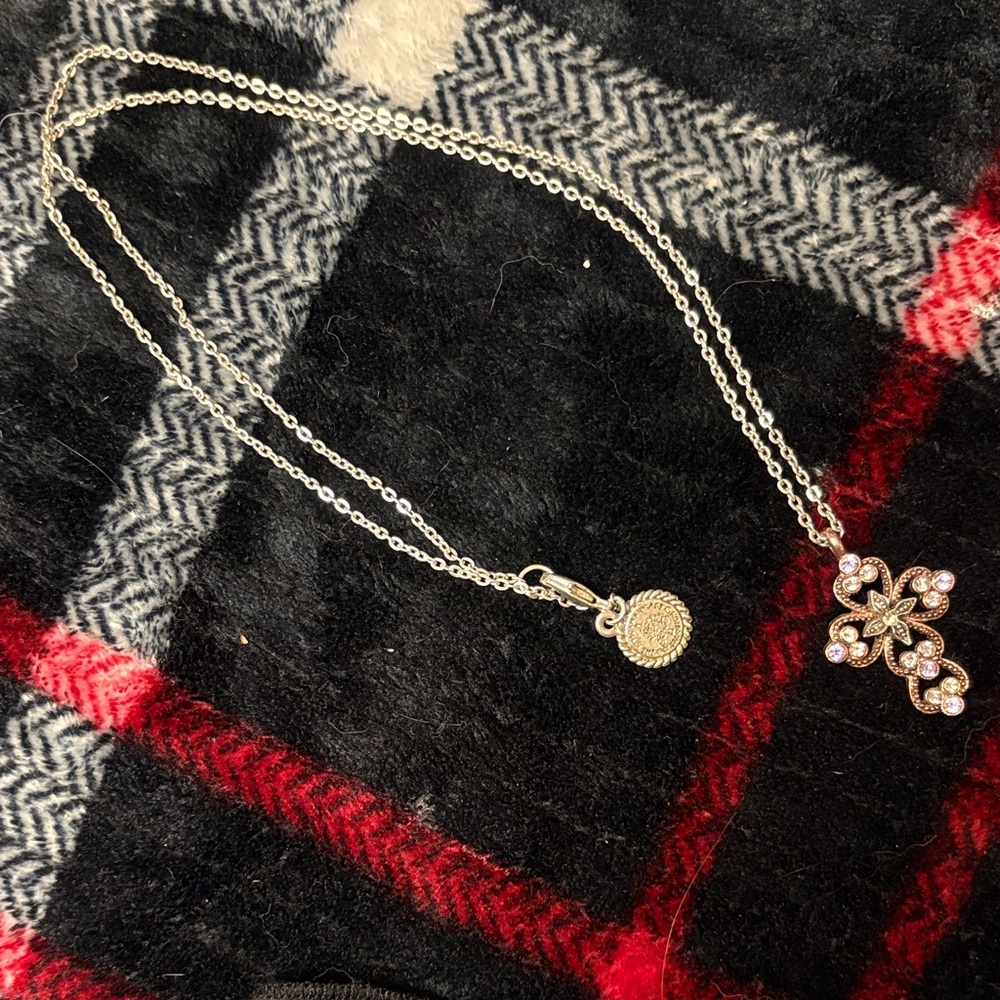Elegant Silver and Pink Pendant Necklace